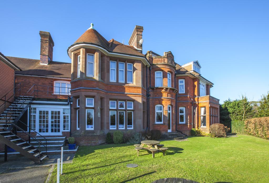 The Birch Hotel Haywards Heath Exterior foto